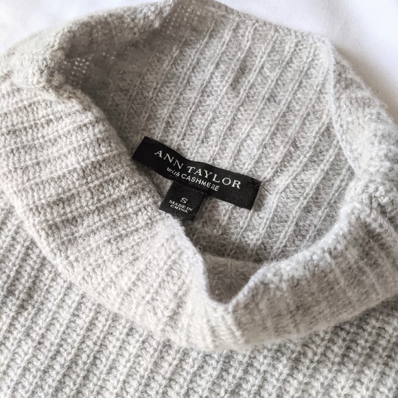 Ann Taylor sweater with cashmere - Picture 4 of 4